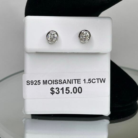 Genuine Moissanite 1.5 ct in sterling silver stud earrings new - Picture 1 of 3